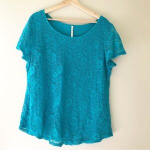 Leo & Nicole • Teal Lace Top